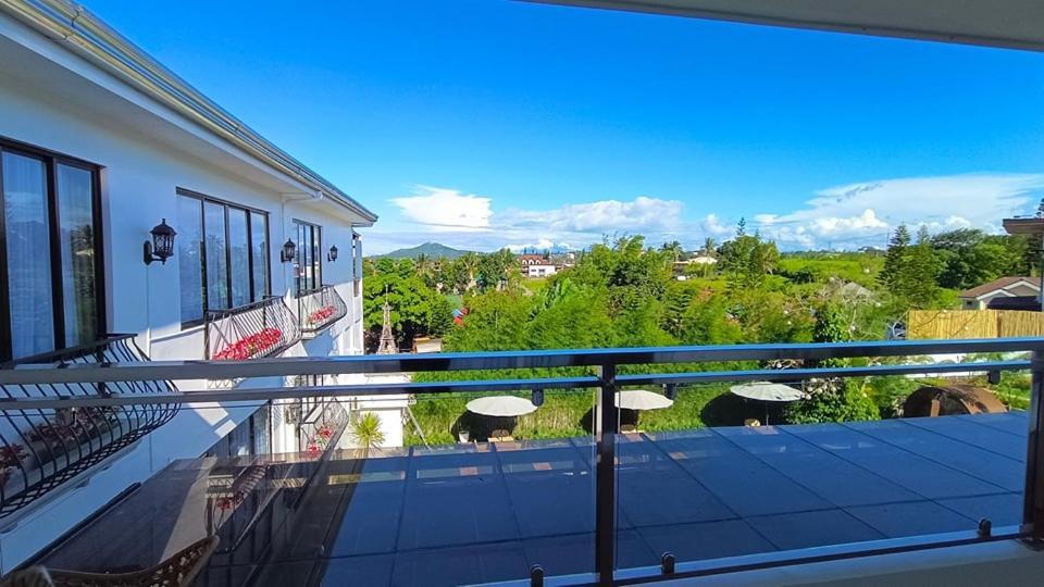 Casa La Silvinas Hotel & Event Resort Tagaytay City Extérieur photo