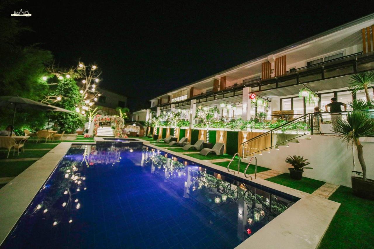 Casa La Silvinas Hotel & Event Resort Tagaytay City Extérieur photo